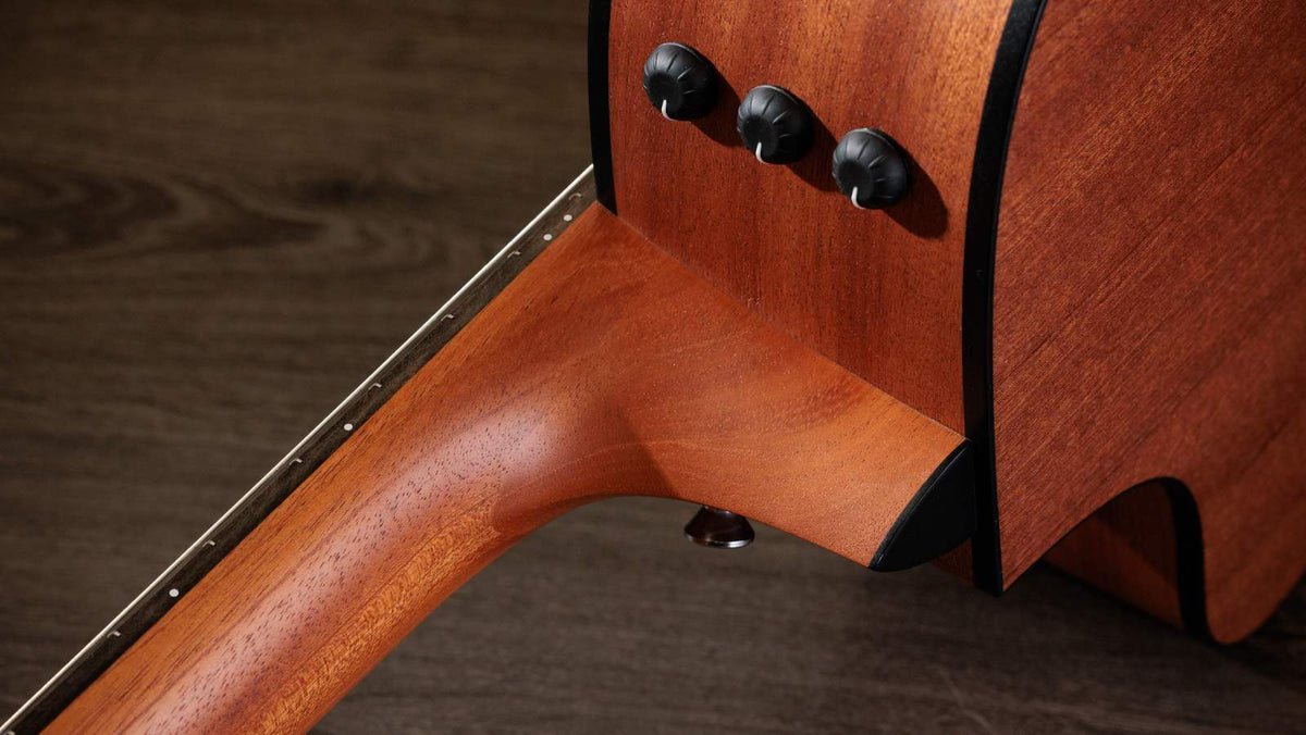 Taylor 112CE 100 Series Grand Concert Single Cut A/E Guitar (Natural, Sapele back & sides)
