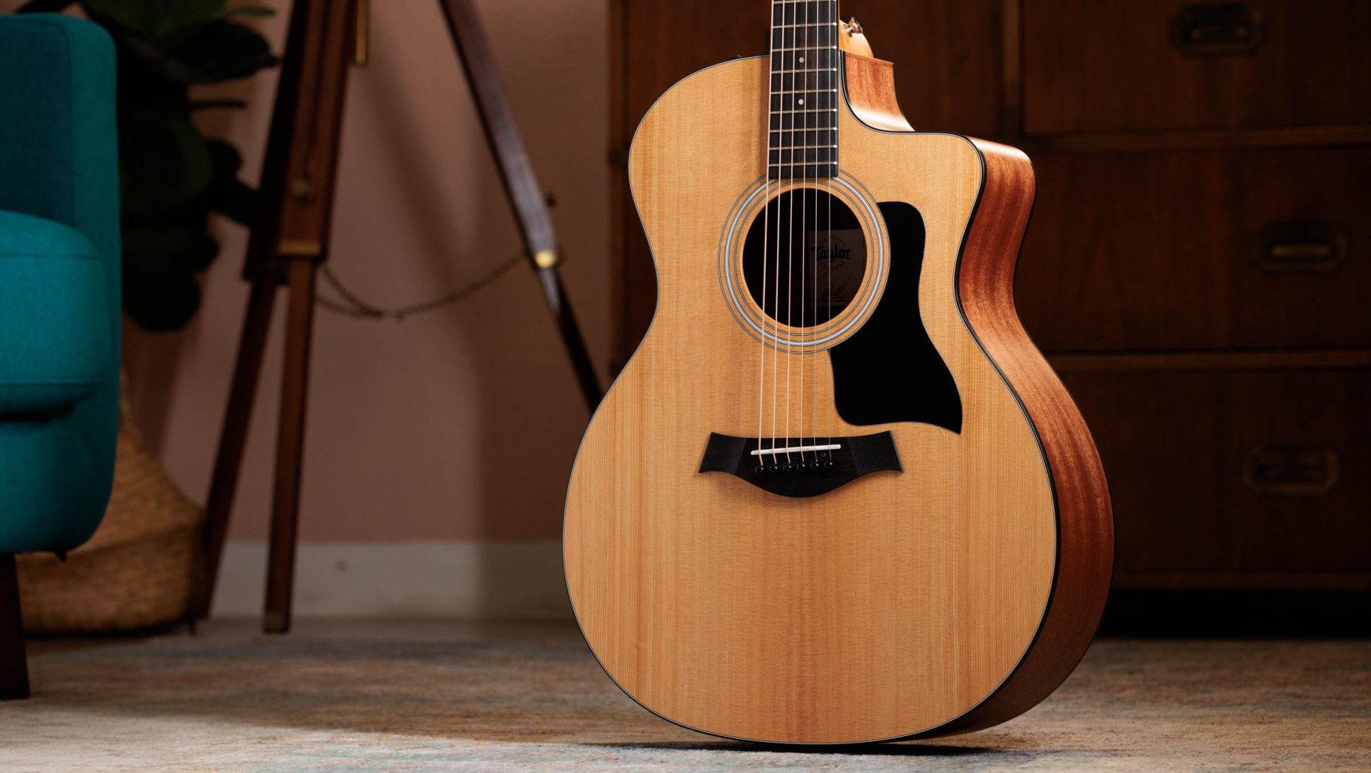 Taylor 114CE 100 Series Grand Auditorium Cutaway A/E Guitar (Natural, Sapele Back & Sides)