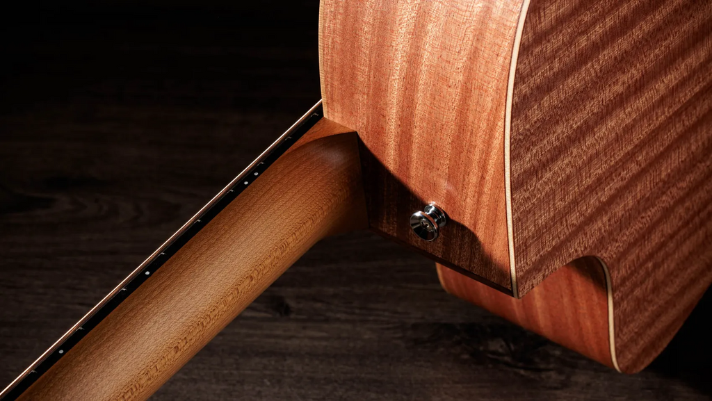 Taylor 14CE Grand Auditorium Single Cut A/E Guitar (Solid Spruce Top)