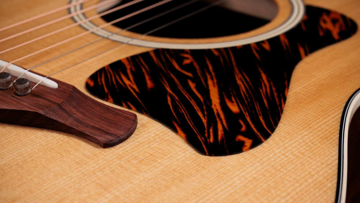 Taylor GOLD LABEL 517E Gold Label 500 Series Grand Pacific A/E Guitar (Natural W/Firestripe Pickguard)
