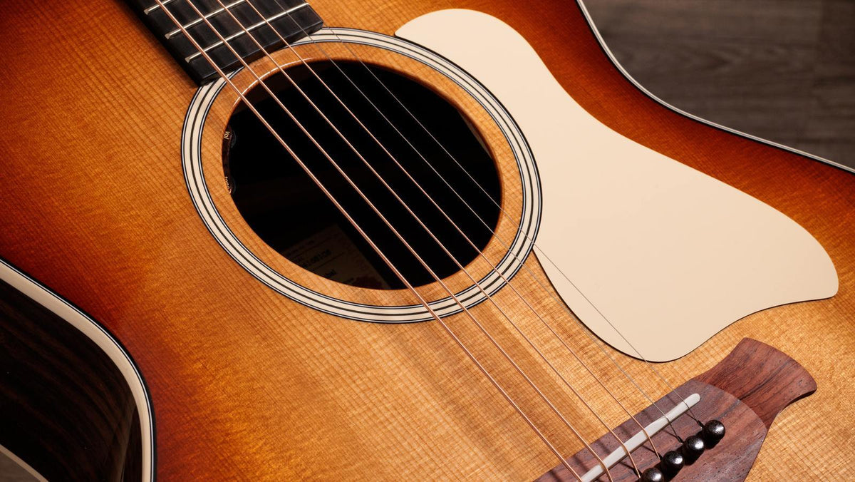 Taylor GOLD LABEL 714ESBCP Gold Label 700 Series Super Auditorium A/E Guitar (Sunburst w/Cream Pickguard)